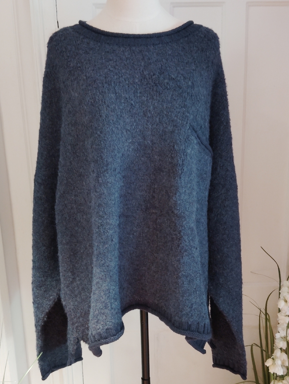 a.n.a. Women's Crew Neck Pullover Sweater With Rolled Edgelines
